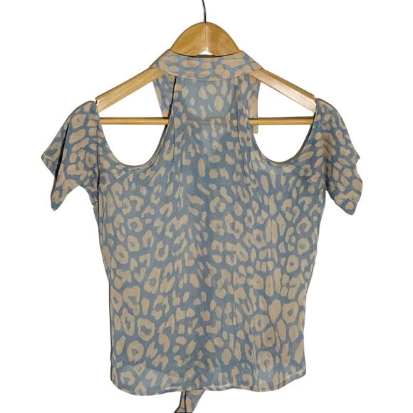 Boulee Womens blue animal Silk print cold shoulder blouse size 2 - Picture 7 of 9